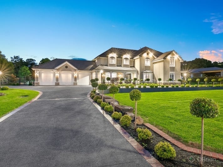 34 Caserta Drive Berwick Vic 3806 Property Details