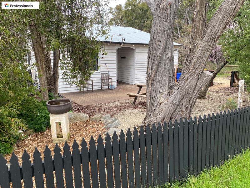 6 Marginata Crescent, Dwellingup, WA 6213 Property Details