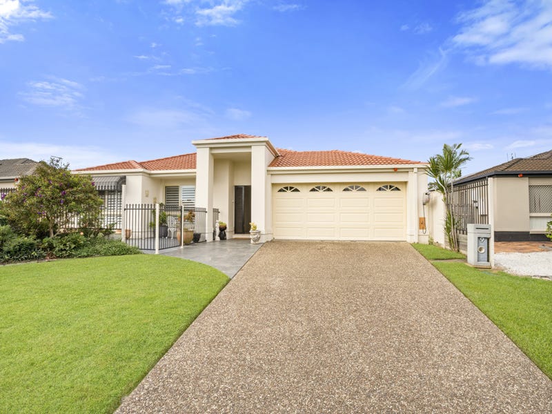 Houses for Sale in Coombabah, QLD 4216