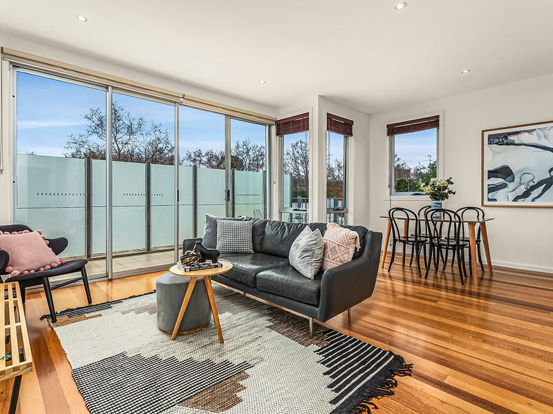 9/30 Pin Oak Crescent, Flemington, Vic 3031 Property Details