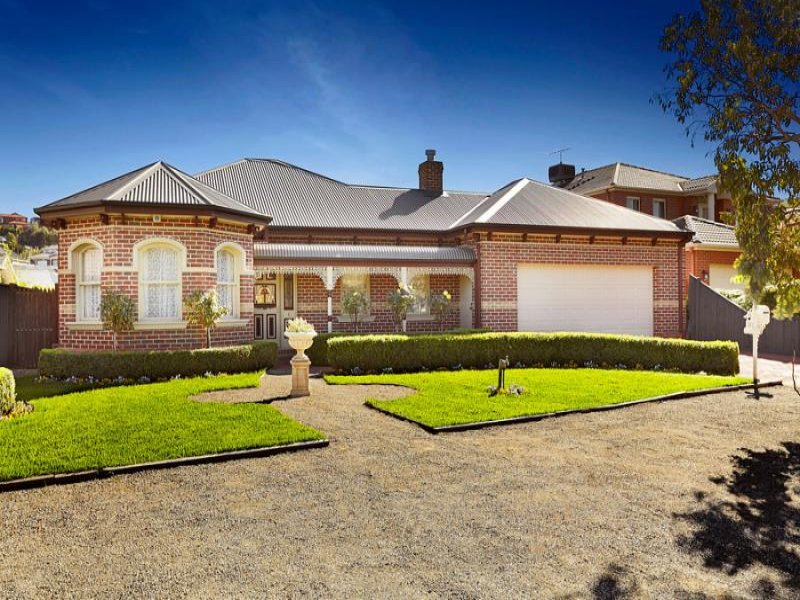 16 Adelaide Boulevard, Gowanbrae, Vic 3043 Property Details