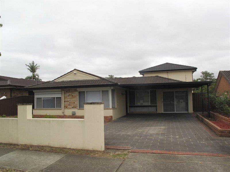 99 Melbourne Road, St Johns Park, NSW 2176