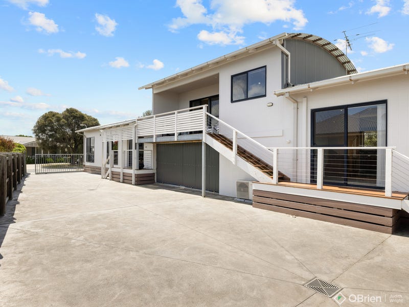 14 Roderick Close, Cowes, Vic 3922 House for Sale