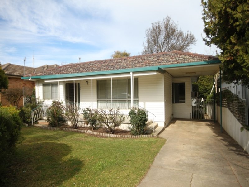 39 White Avenue, Kooringal, NSW 2650