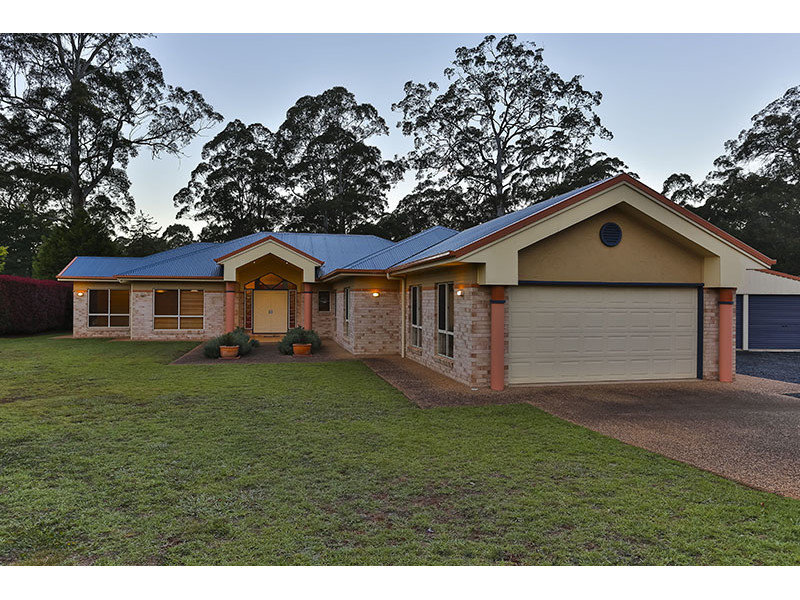 16 Tara Court, Highfields, QLD 4352