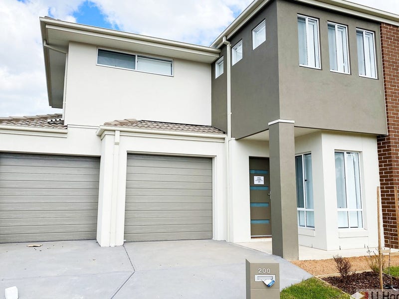200 Waterhaven Boulevard, Point Cook, VIC 3030