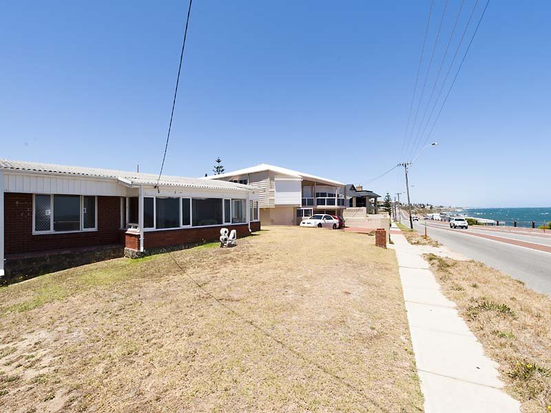 84 West Coast Drive, Sorrento, WA 6020 84 West Coast Drive, Sorrento, WA 6020