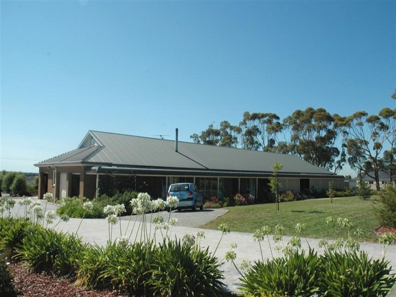 16 Highgrove Drive, Sunbury, Vic 3429 Property Details