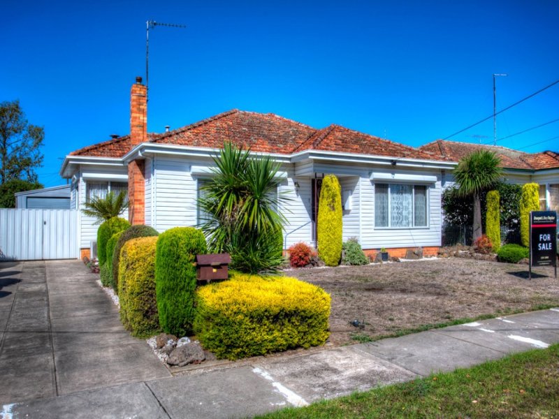 15 Hamlet Street, Wendouree, Vic 3355 Property Details