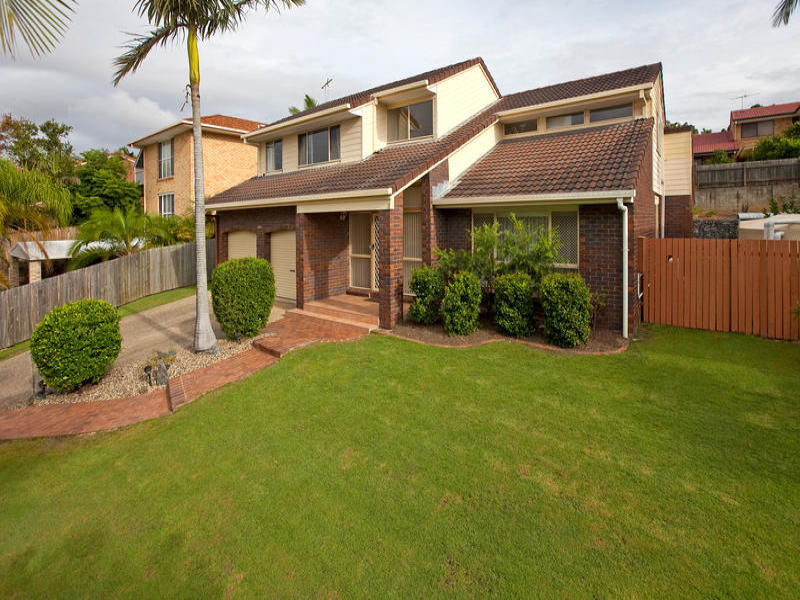 94 Donnington Street, Carindale, Qld 4152 Property Details