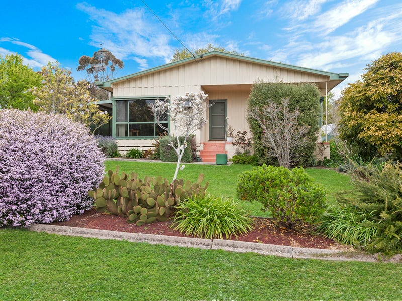 6 McMillan Street, Hamilton, Vic 3300 Property Details