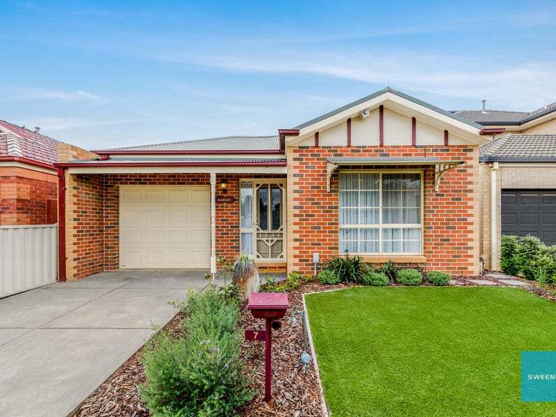 7 Broadhurst Way, Caroline Springs, VIC 3023