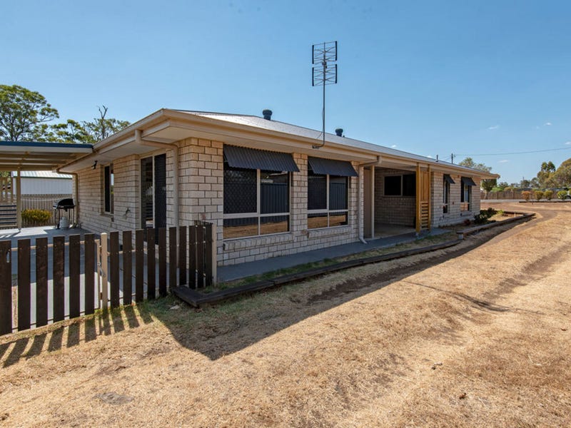 12 Market Street, Goombungee, QLD 4354