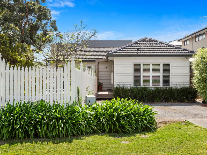 7 MacDonald Grove, Mornington, Vic 3931 Property Details