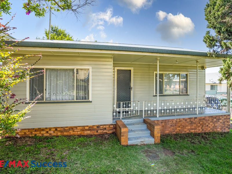 22 Esther Street, Mount Lofty, Qld 4350