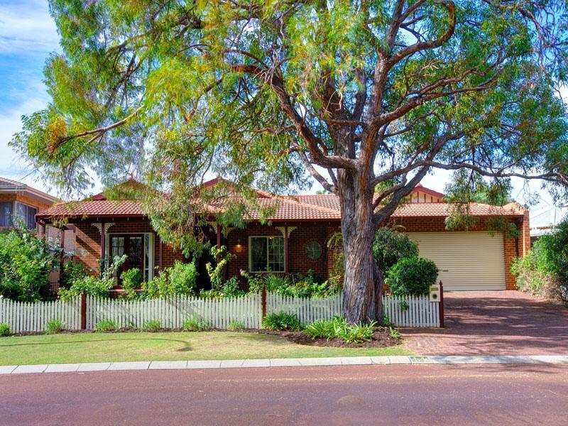 11 Parkwood Avenue, Woodvale, WA 6026