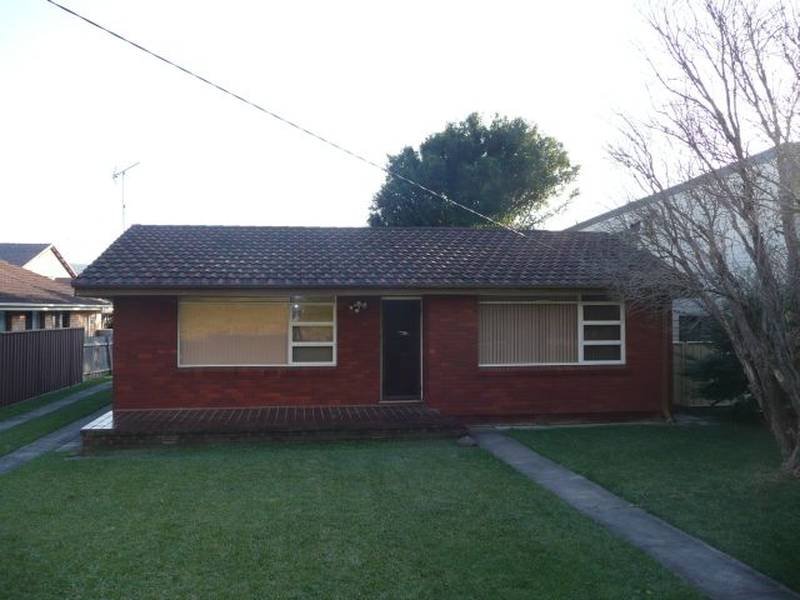 15 Noonan Point Avenue, Point Clare, NSW 2250