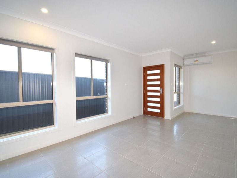 12A Kew Street, Gregory Hills, NSW 2557