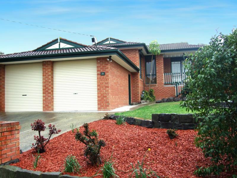 21 Irving Road, Pakenham, Vic 3810