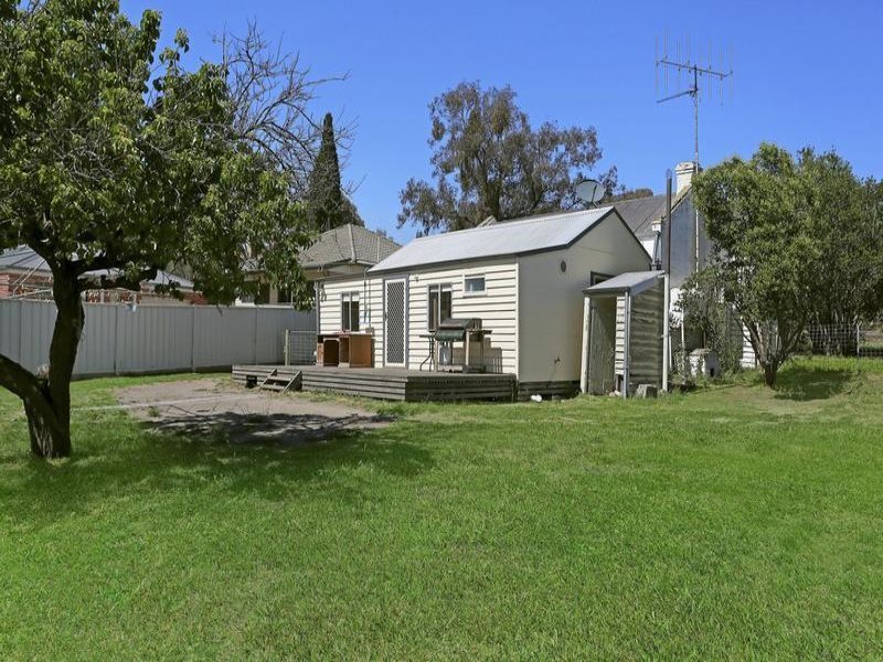 10 Hill Street, Bendigo, Vic 3550 Property Details