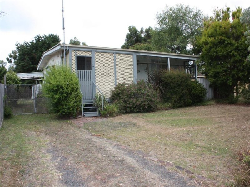 19 Golf Street, Inverloch, Vic 3996 Property Details