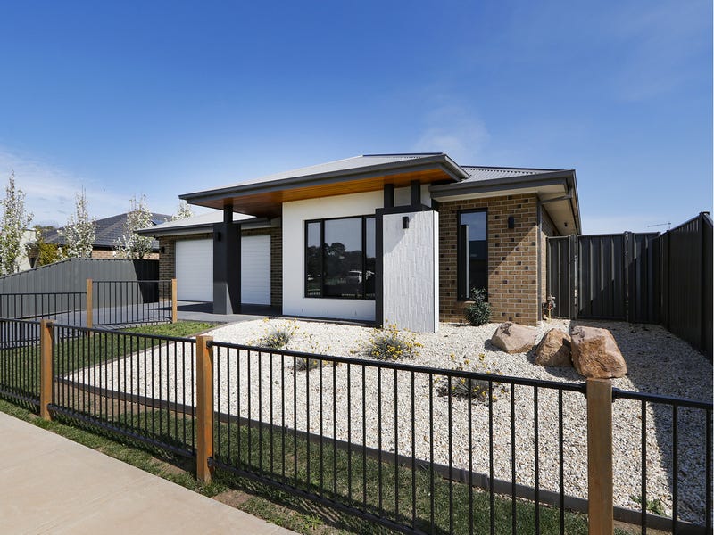 13 Swan Lake Drive, Sale, VIC 3850