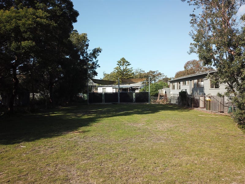 334 National Park Road, Loch Sport, VIC 3851