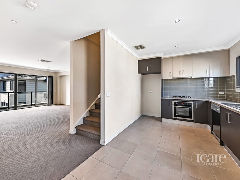 22/79 Lancefield Drive, Caroline Springs, VIC 3023