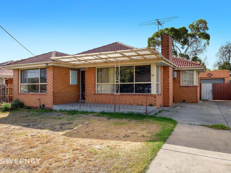 40 Stradbroke Drive, St Albans, VIC 3021 - realestate.com.au