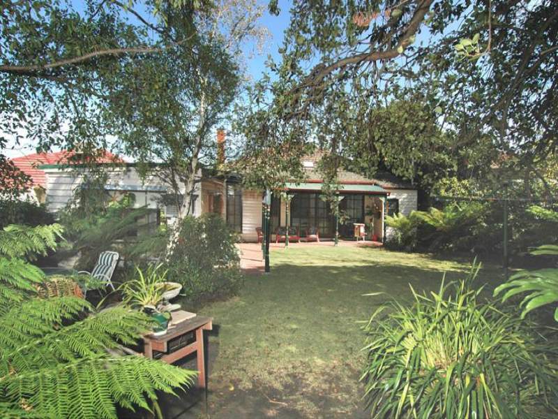 240 Napier Street, Strathmore, VIC 3041