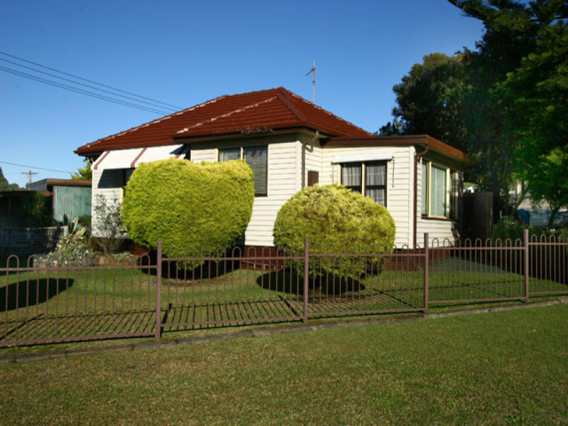 8 Gloucester Crescent, Dapto, NSW 2530 Property Details