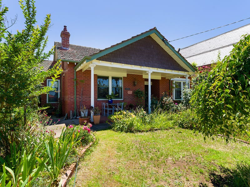9 Lyttleton Street, Castlemaine, Vic 3450 Property Details