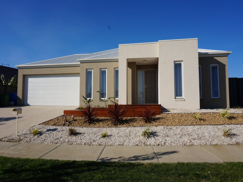 80 Heather Grove, Clyde North, Vic 3978