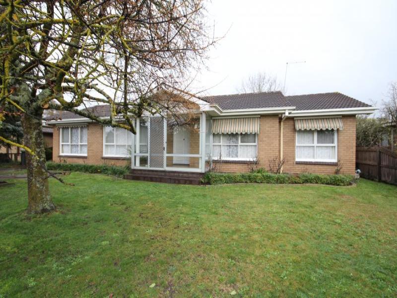 27 Mimosa Avenue, Alfredton, VIC 3350