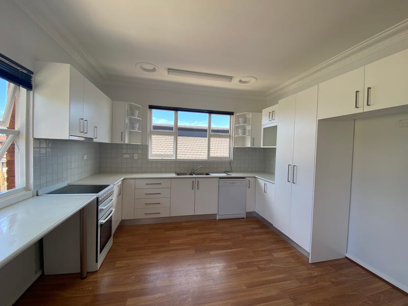 2/25 Mirrabooka Road, Lake Heights, NSW 2502