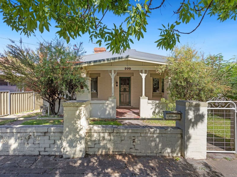 228 Stewart Street, Bathurst, NSW 2795
