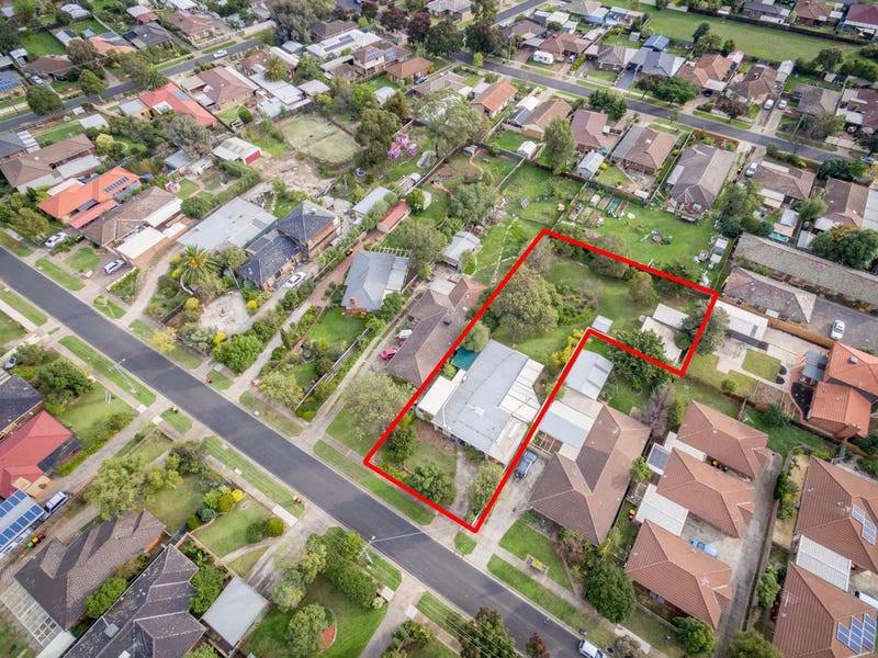 17 Joan Street, Melton, Vic 3337 Property Details