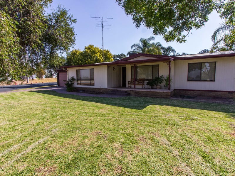 2 Japonica Place, Narrandera, NSW 2700 Property Details