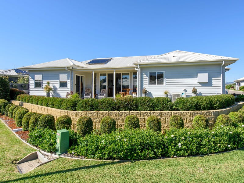 200 North Pacific Street, Lake Cathie, NSW 2445