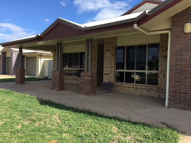 39 Mayfair Drive Emerald Qld 4720 Realestate Com Au