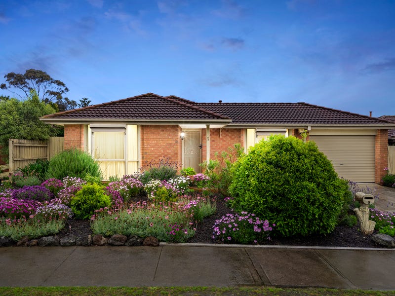 9 Brushwood Grove, Frankston, Vic 3199 Property Details