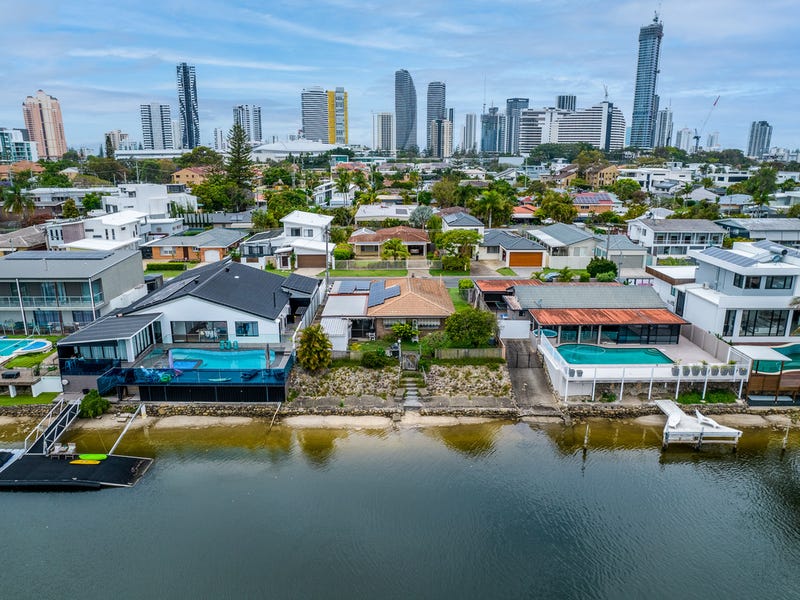 9 Sarasota Key, Broadbeach Waters, QLD 4218 - realestate.com.au