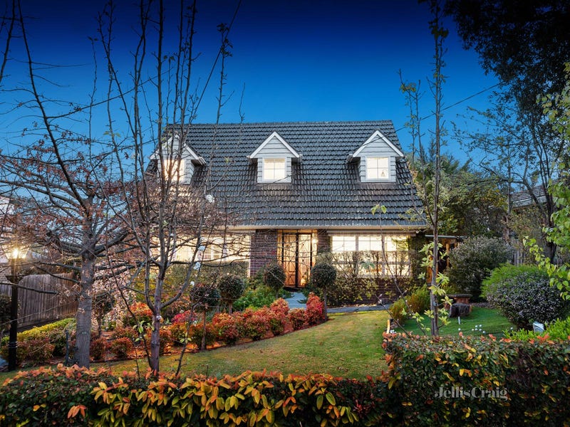 18 Pamela Grove, Templestowe Lower, VIC 3107