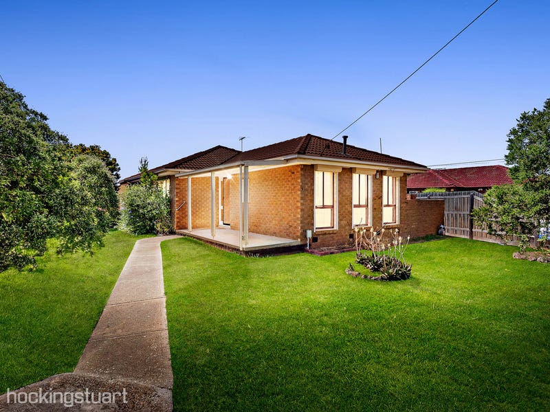 8 Bligh Street, Melton South, VIC 3338 - realestate.com.au