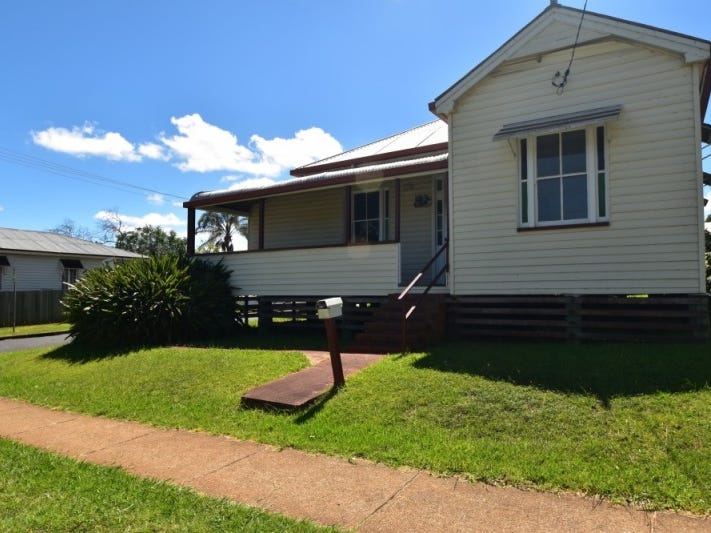 716 Ruthven Street, South Toowoomba, QLD 4350