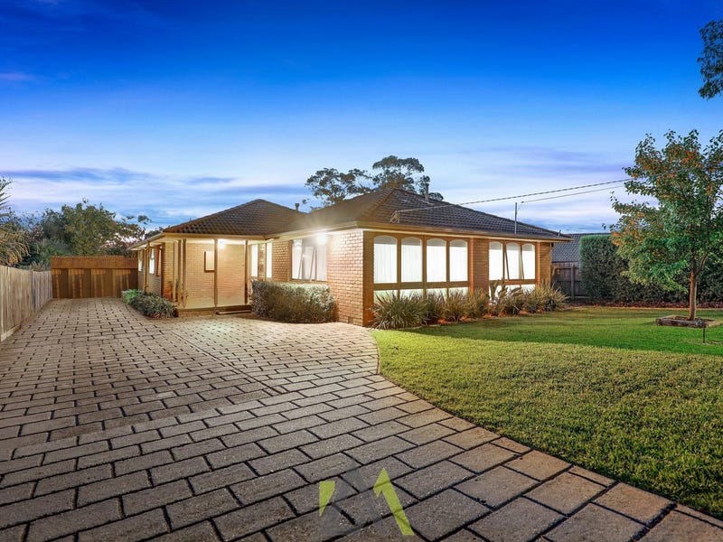 13 Ash Grove S, Langwarrin, VIC 3910