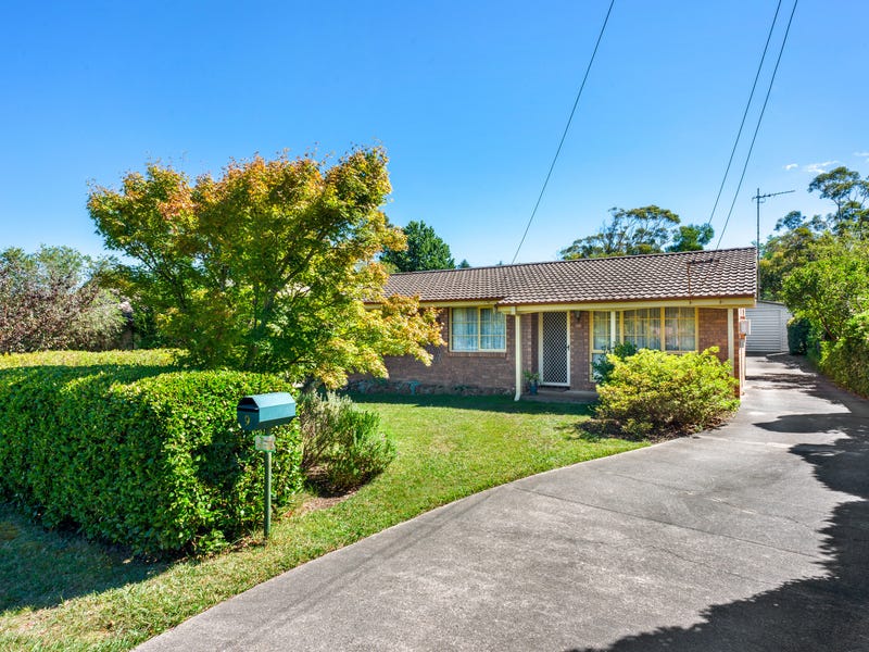 9 Alexandra Avenue, Wentworth Falls, NSW 2782