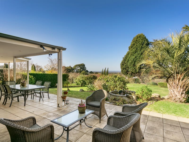 203 Red Hill Road, Red Hill South, Vic 3937