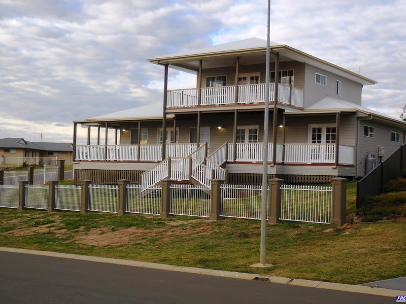 60 Banksia, Kingaroy, Qld 4610 House for Rent