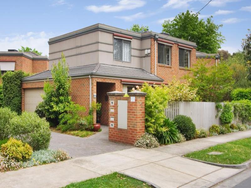 2B Pakenham Street, Blackburn, Vic 3130 Property Details
